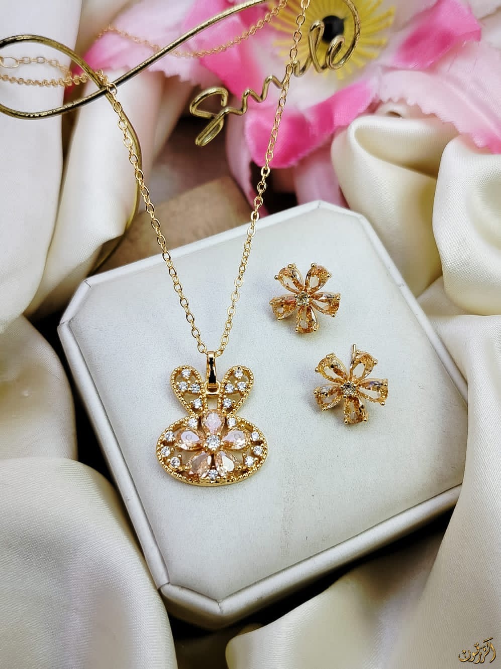 Flower Locket Set Huz-004